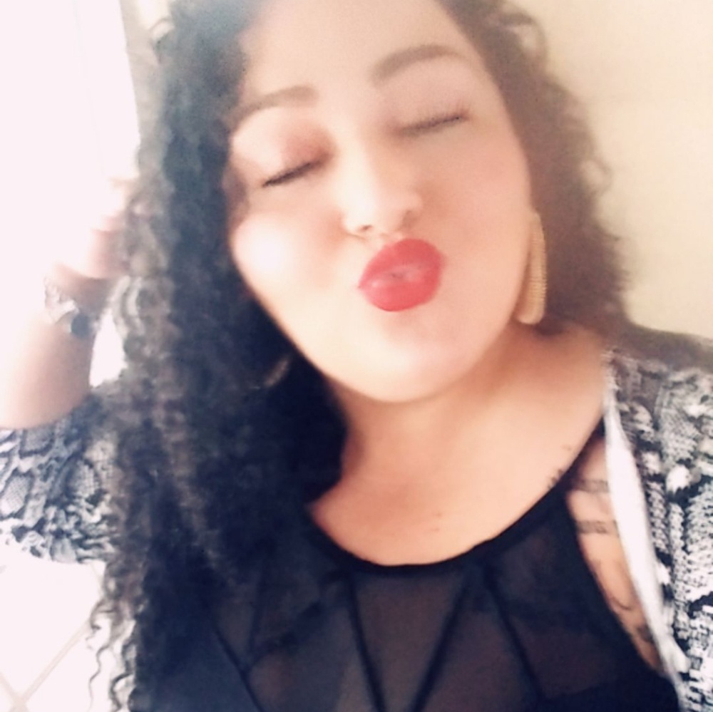 Meet your Posher, Aemilya